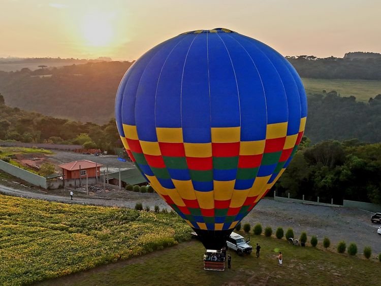 Passeio de balão no Salto Sete em Prudentópolis